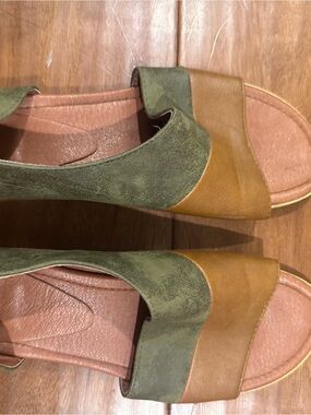 Women's Olive Green and Tan Slide Sandals